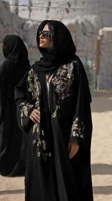 عباية فاخرة دانتيل مرصعة بالأحجار ندا فاخر سوداء ضمن تصنيف عبايات رمضان في ياسمين الشام