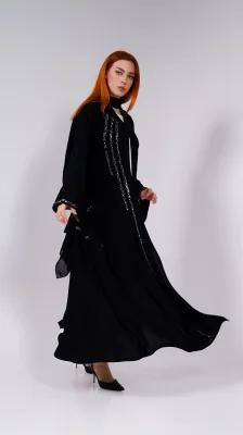 عباية مفتوحة مرصعة بالأحجار سوداء فاخرة ضمن تصنيف عباية مفتوحة في ياسمين الشام