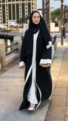 عباية سادة راقية - عباية بخط حدود بسيط